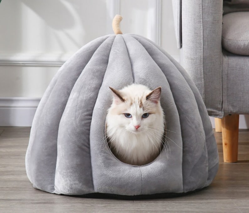 Pumpkin Hooded Dog Bed for Small Cats Dogs Puppy Kitten Rabbit